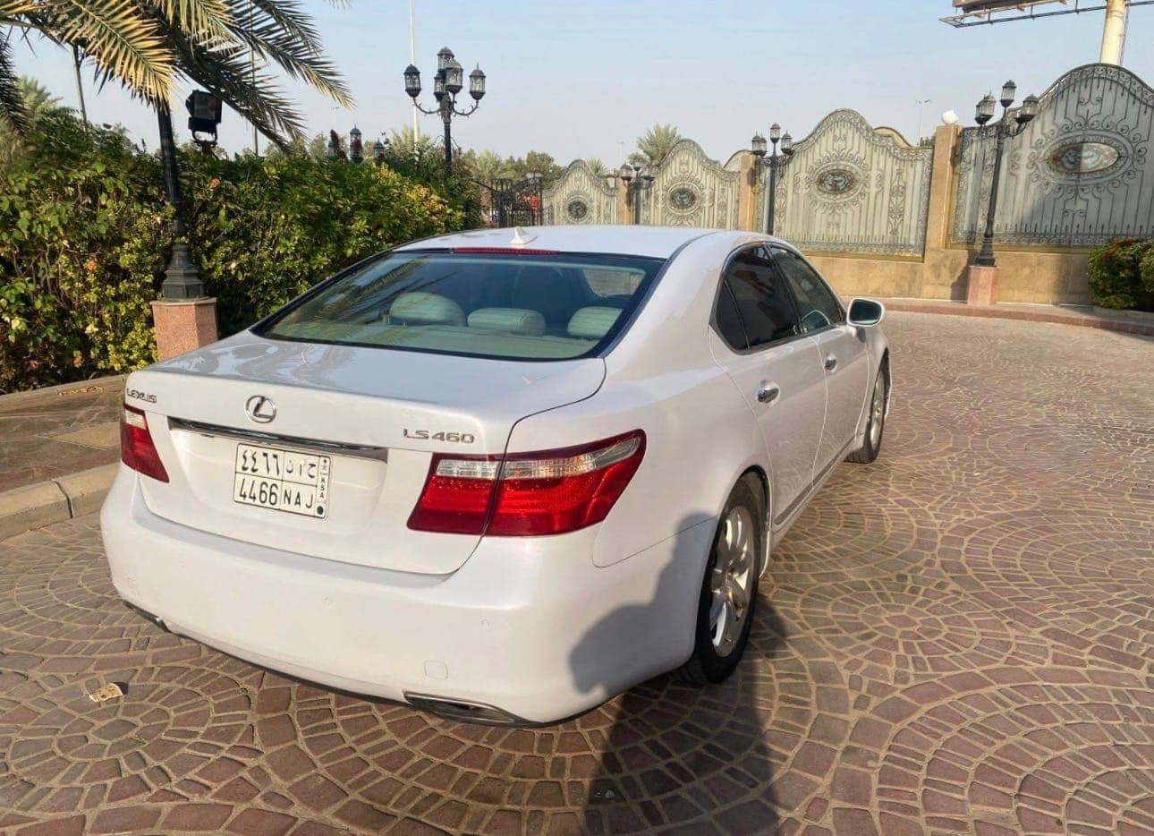 LS460